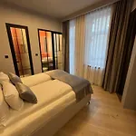 Urban Flame Apartment *